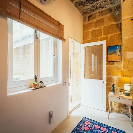 Traditional 500 Year Old Gozitan Townhouse * Victoria