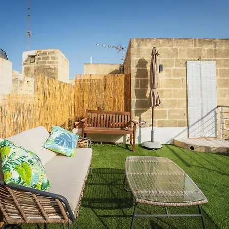 Casa de Férias Traditional 500 Year Old Gozitan Townhouse *