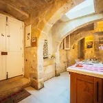 Casa de Férias Traditional 500 Year Old Gozitan Townhouse *