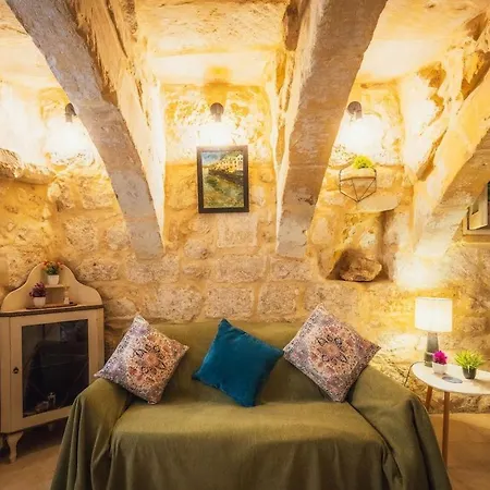 Holiday home Traditional 500 Year Old Gozitan Townhouse