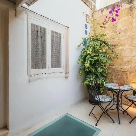 Traditional 500 Year Old Gozitan Townhouse Casa de Férias *