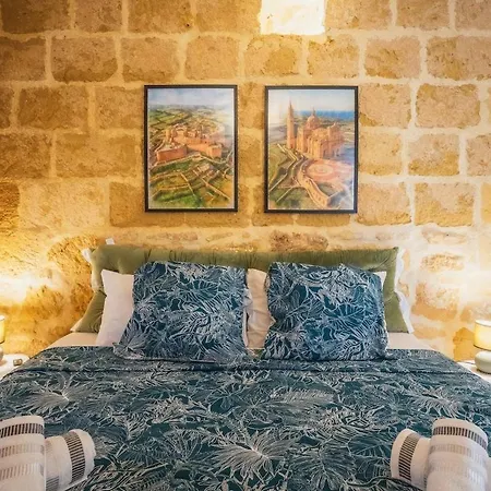 בית נופש Traditional 500 Year Old Gozitan Townhouse ויקטוריה
