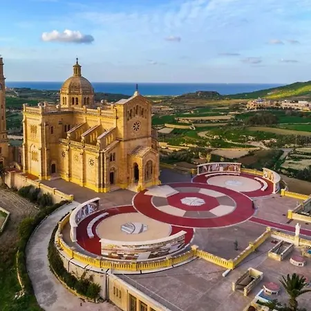 Traditional 500 Year Old Gozitan Townhouse *